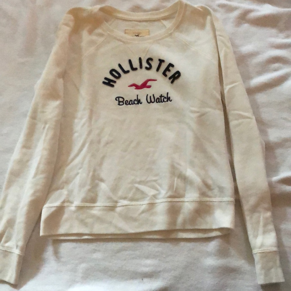 white hollister crewneck